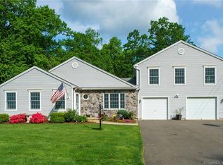 8 Ellen Dr, Farmington, CT 06032