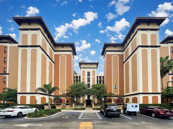 12544 Floridays Resort Dr #B-511, Orlando, FL 32821
