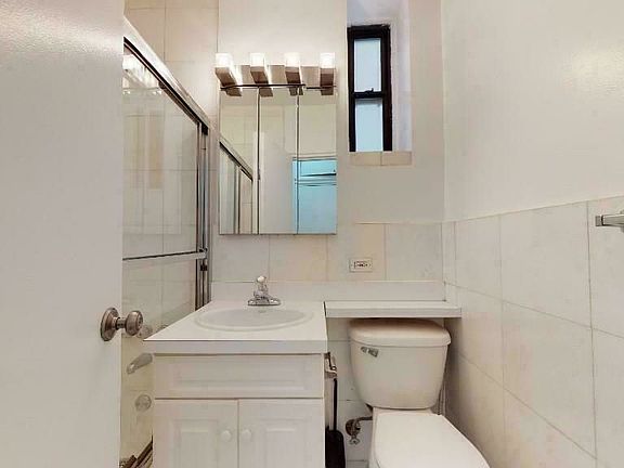 5th image of 171 E 83rd St APT 4e