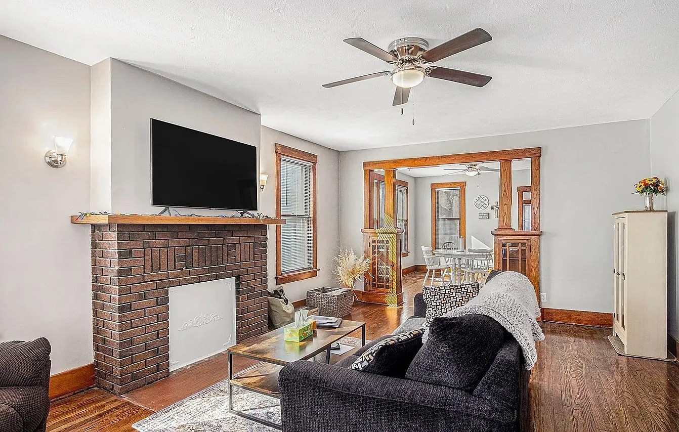 3 bed, 1600 sqft, $1,700 — Photo 3