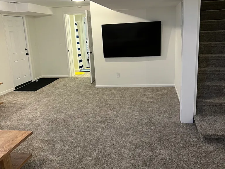 2466 Estes St — Photo 9