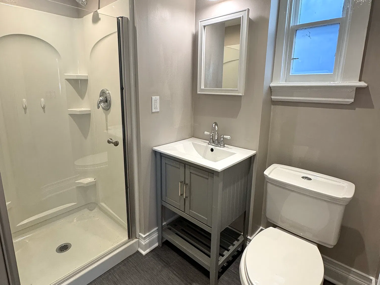 3 bed, 1200 sqft, $1,800 — Photo 3