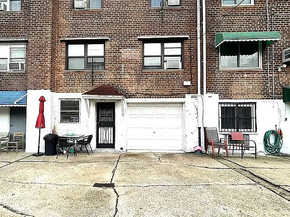 2nd image of 2352 29th St