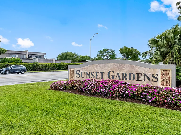Sunset Gardens — Photo 50