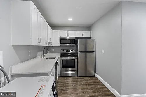 823 Newington Ave #1 Photo 1