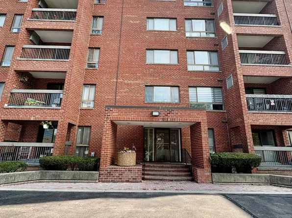 701 Forum Sq Unit 409, Glenview, IL 60025
