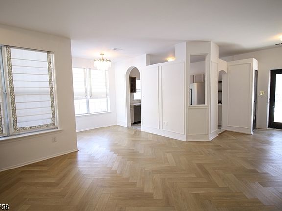 3rd image of 3011 Cypress Ct S