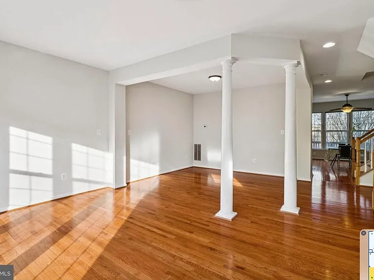 8555 Wyngate Manor Ct — Photo 3