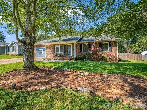 123 College Manor Dr, Shelby, NC 28152