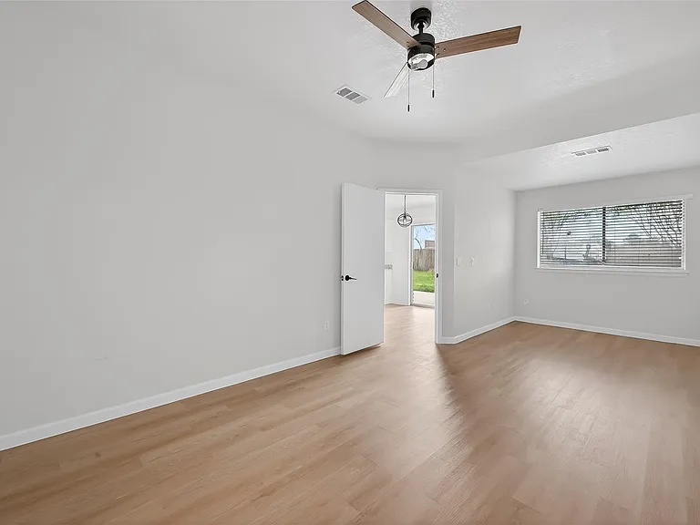 12215 Fetlock Dr — Photo 21