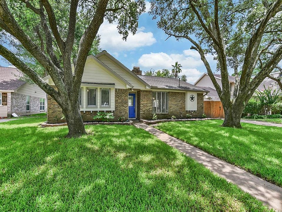 1st image of 21335 Park Mount Dr
