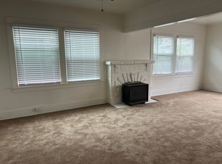 1052 E Broadway, Long Beach, CA 90802