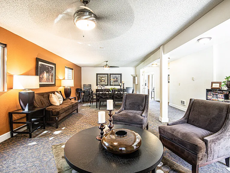 Eagles Landing Apartments — Photo 17