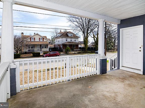 5th image of 428 Summit Ave