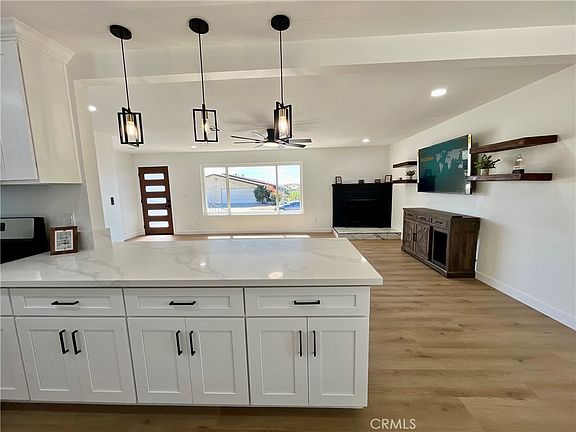 2nd image of 200 Summit View Dr