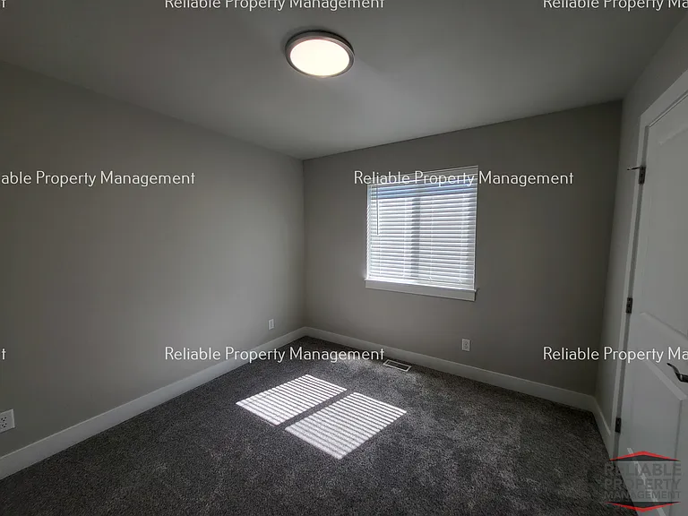 1612 Hannah Ln — Photo 10