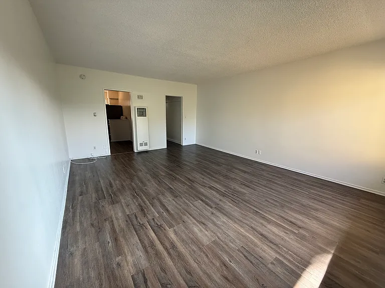 SEP-BUR APARTMENTS — Photo 21