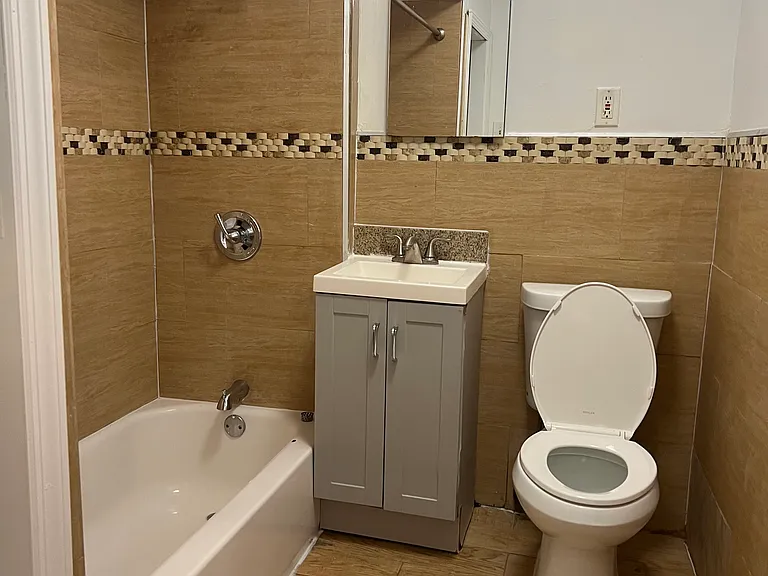 187 Wegman Pkwy #2 — Photo 5