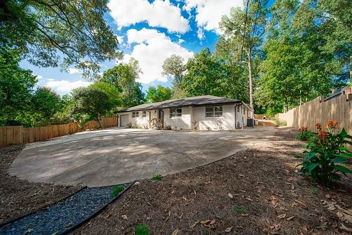 3154 N Druid Hills Rd — Photo 96