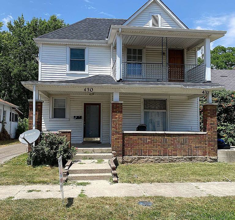 1st image of 430-432 W 7th St