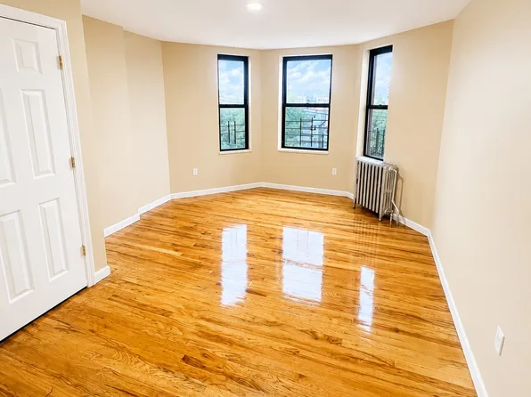(undisclosed Address), Yonkers, NY 10705