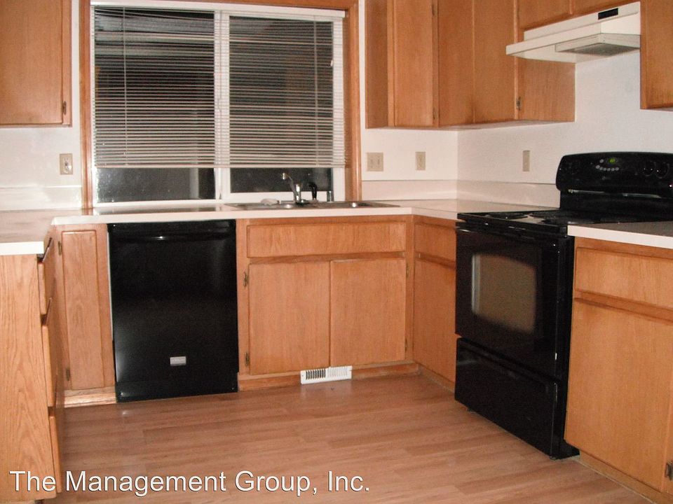 1st image of 10009 NE 127th Ct