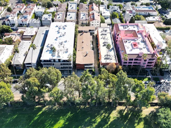 12324 Montana Ave APT 9, Los Angeles, CA 90049