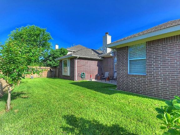 2nd image of 3622 Wellington Dr