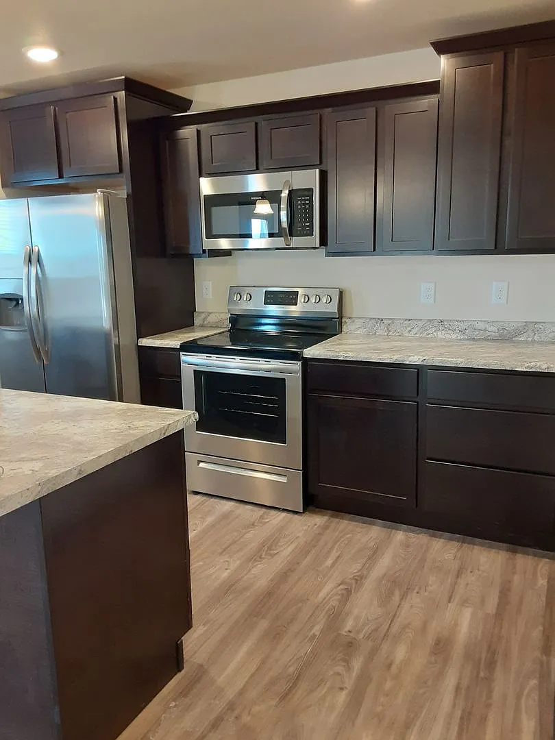 Modern Comfort: Discover Our 2-Bedroom 2-Bath Apartment Gem — Photo 1