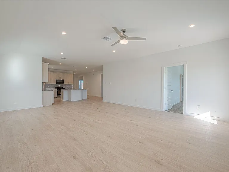 4303 Whitefish Ln — Photo 8
