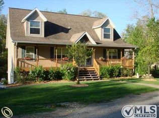 738 Porteous Dr, Lake Orion, MI 48362