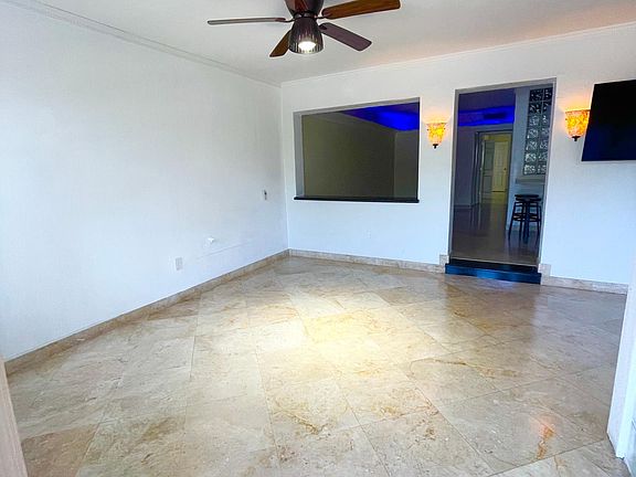 5th image of 2800 NE 28th St APT 4