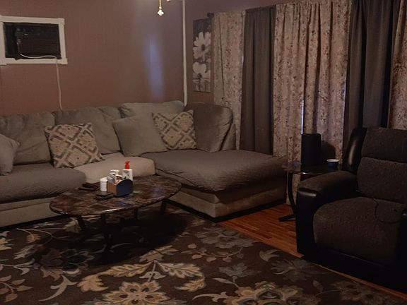 2nd image of 1085 Elsie St
