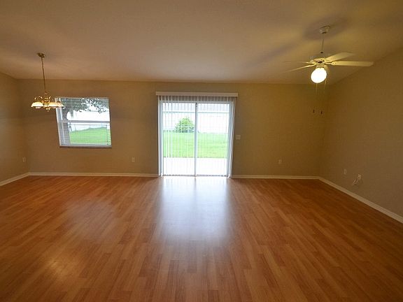2nd image of 3011 S Thoroughbred Loop