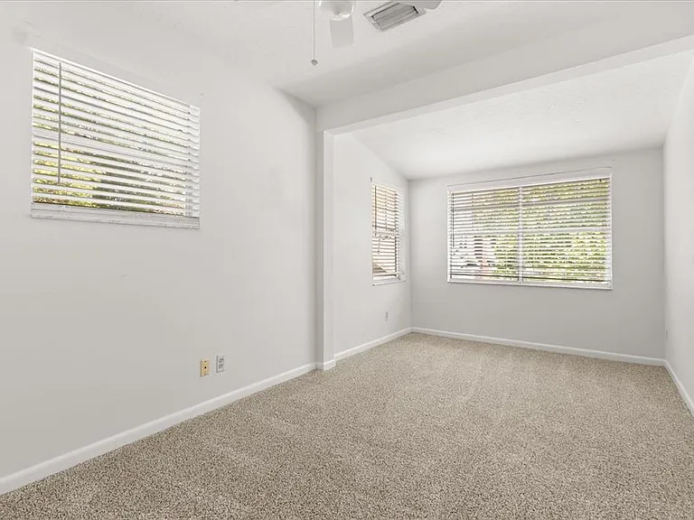 742 N Westmoreland Dr — Photo 26