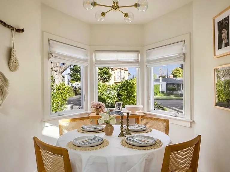 2639 Military Ave — Photo 4