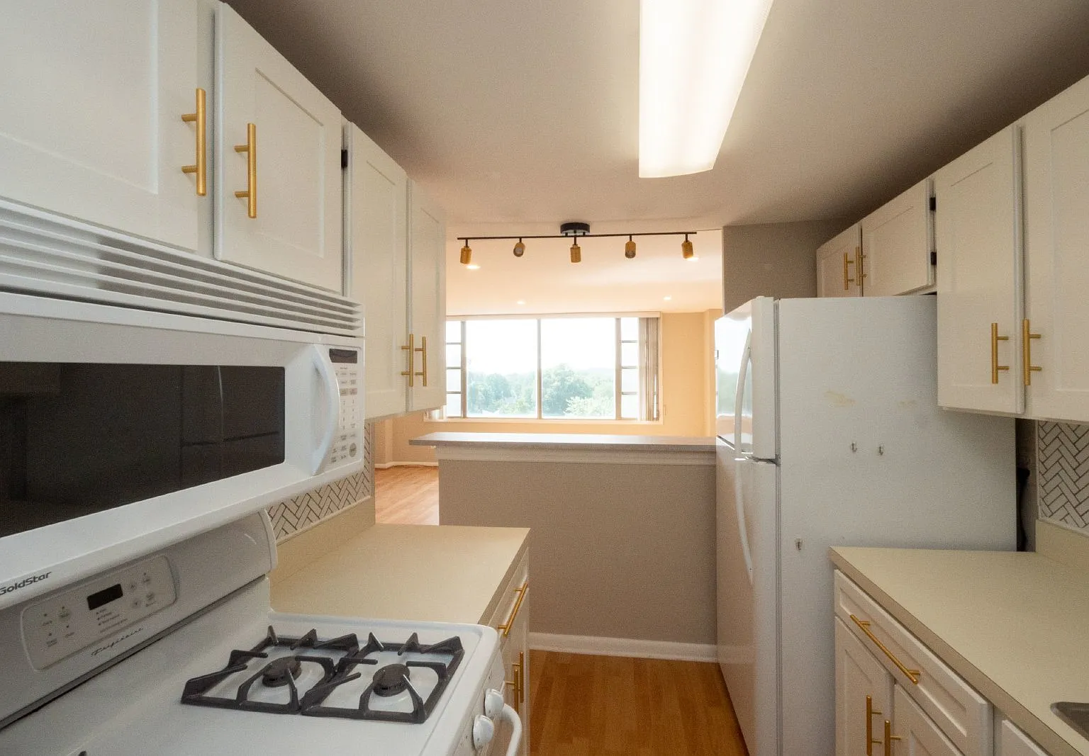 1 bed, 1.0 bath, 800 sqft, $1,850 — Photo 1