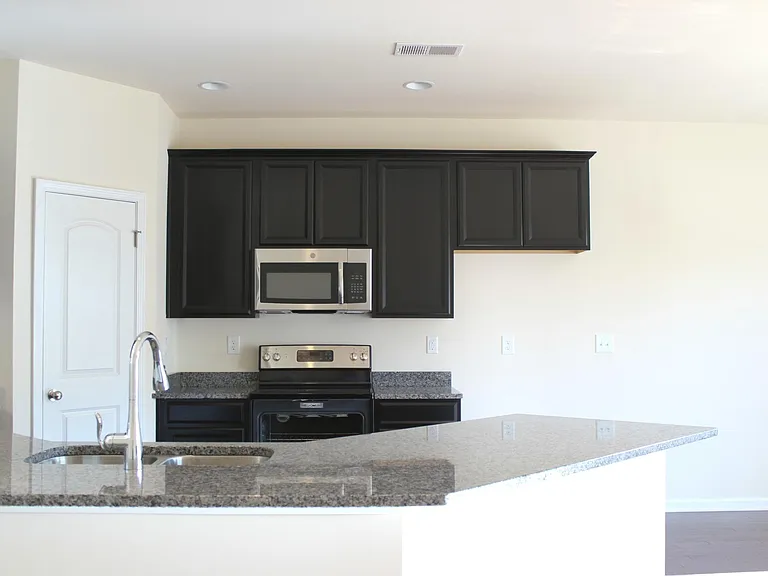 6435 Prosperity Church Rd — Photo 8