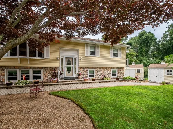 14 Frost Ave, Methuen, MA 01844