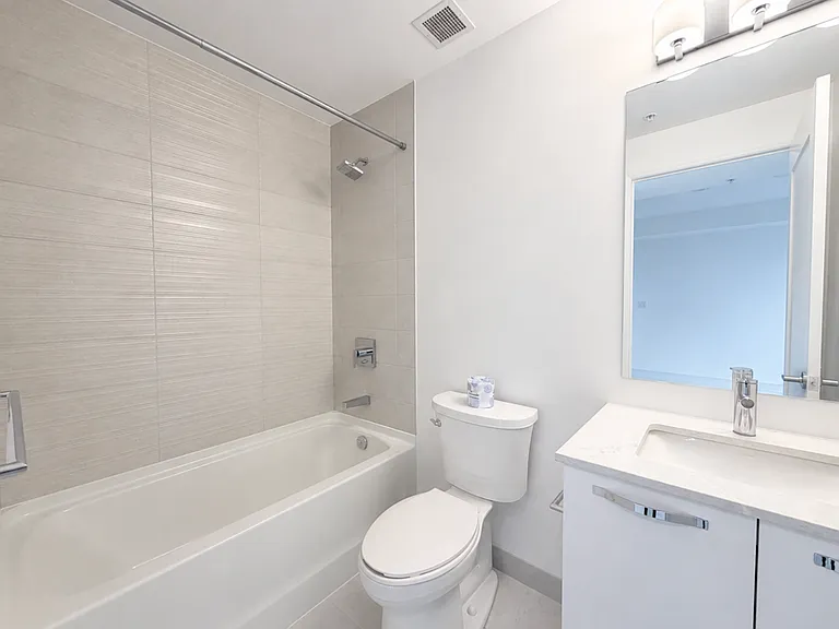 75 James St S #824-921 — Photo 6