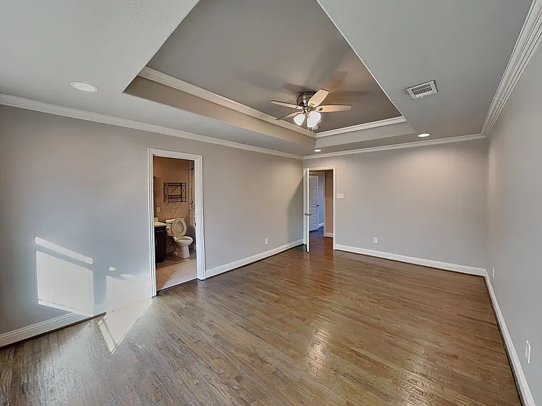 2828 Livingston Ave — Photo 8