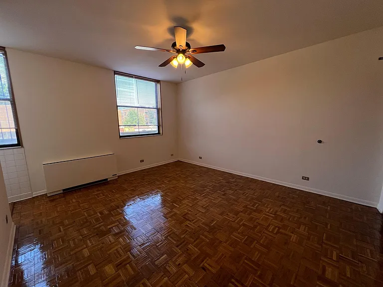 620 W Belmont — Photo 24