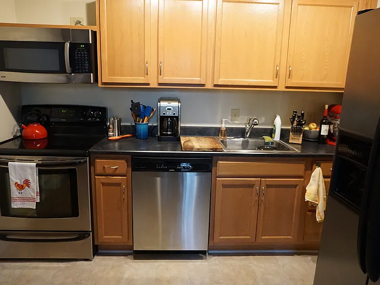 1351 Villa Way #F — Photo 4