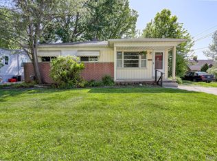 8888 Deering St, Livonia, MI 48150