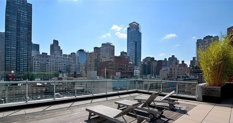 Sold by Nest Seekers International | media 12