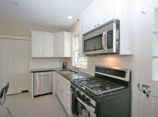 2235 Chestnut Ave, Wilmette, IL 60091