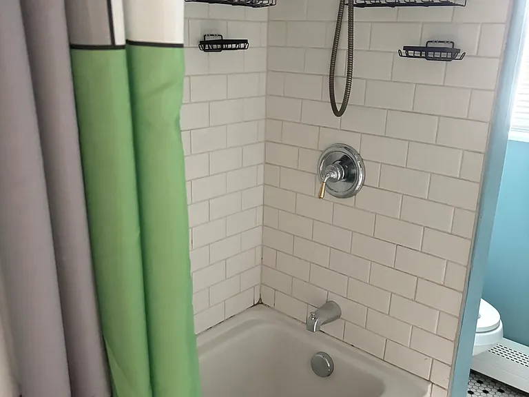 22 Warwick Neck Ave — Photo 4