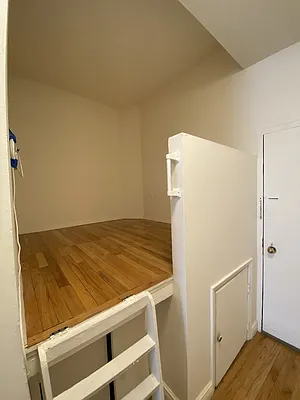 Rented by FirstService Realty (legacy) | media 15