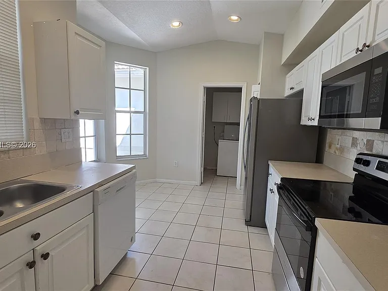 18741 SW 25th Ct #18741 — Photo 25
