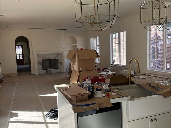 5th image of 920 N Highland Ave